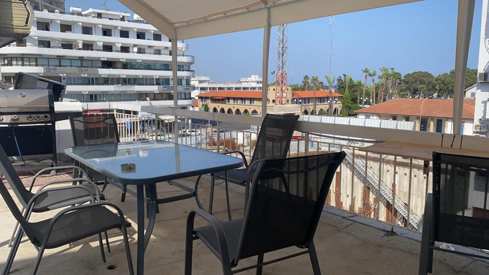 Citycenter Rooms Next To The Beach Ларнака Екстер'єр фото
